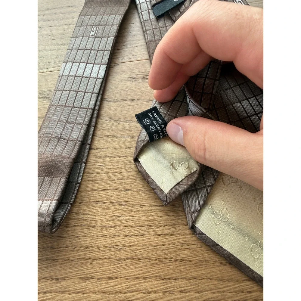 Gucci Mens Silk Tie Brown Geometric Grid Logo Pattern Made in Italy Designer